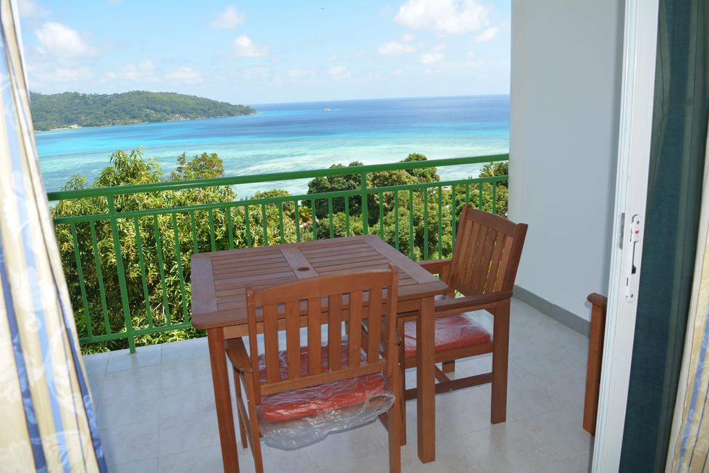 Manfiyo Guest House Anse Boileau Екстериор снимка
