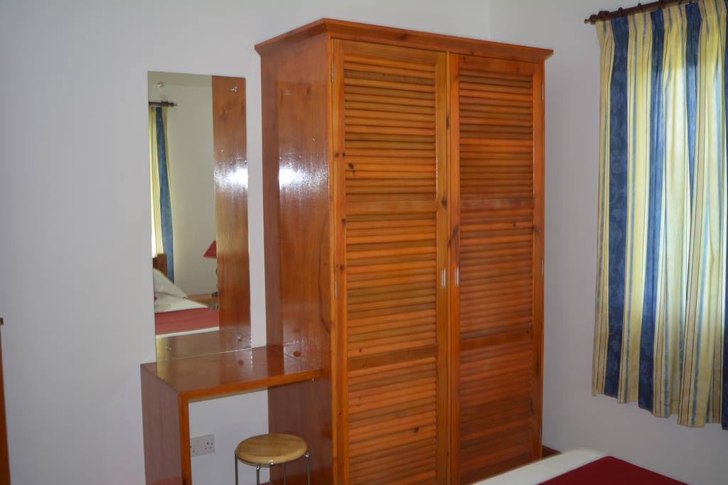 Manfiyo Guest House Anse Boileau Екстериор снимка