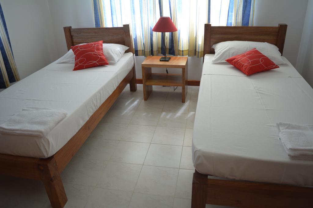 Manfiyo Guest House Anse Boileau Екстериор снимка