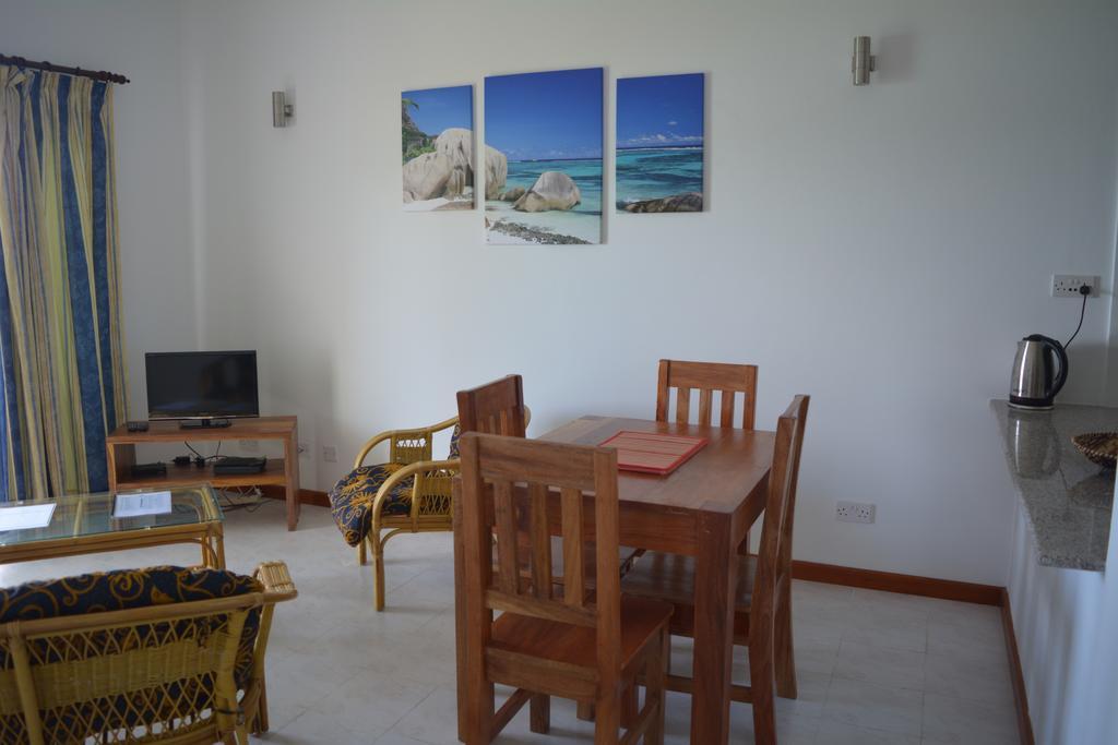 Manfiyo Guest House Anse Boileau Екстериор снимка