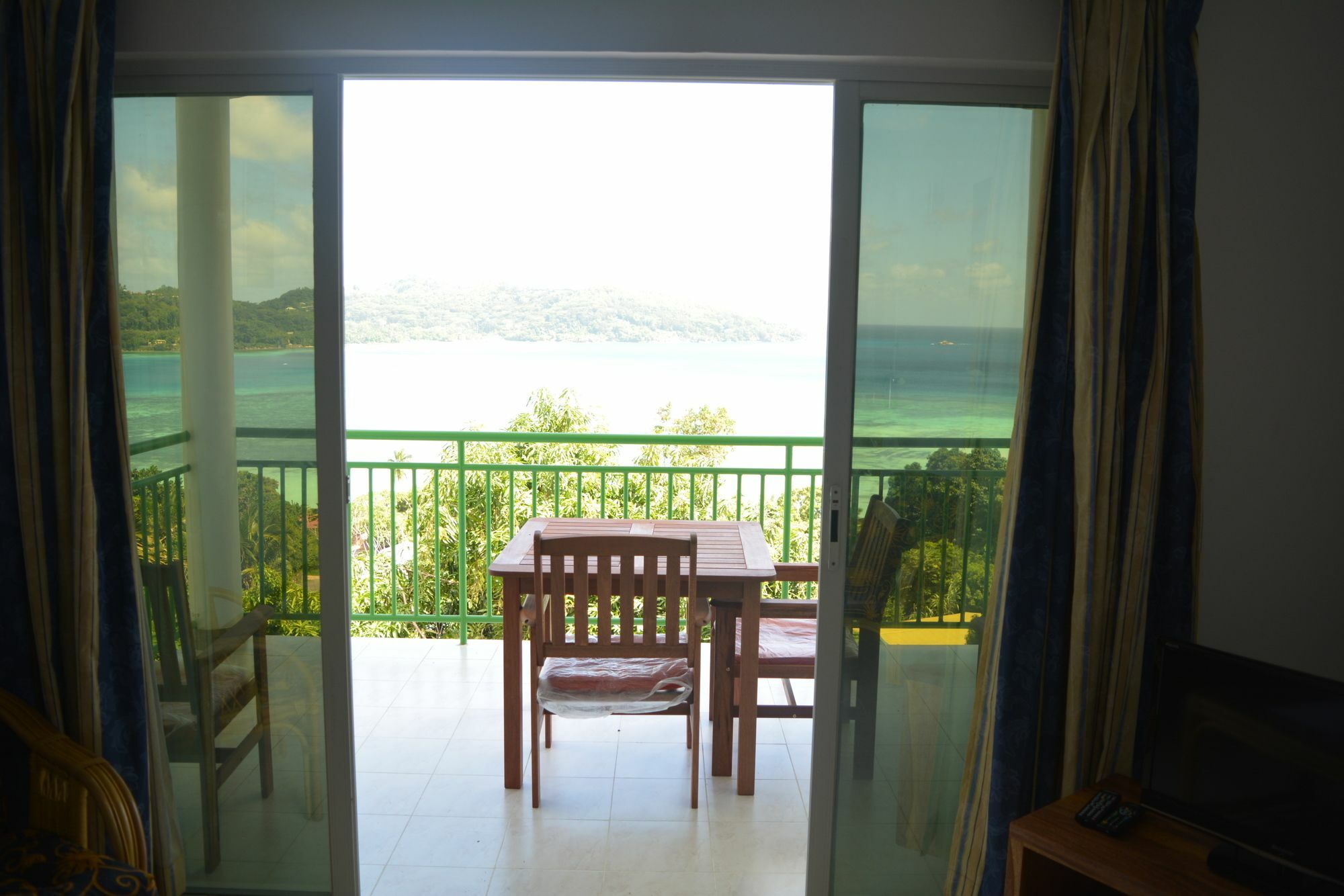 Manfiyo Guest House Anse Boileau Екстериор снимка