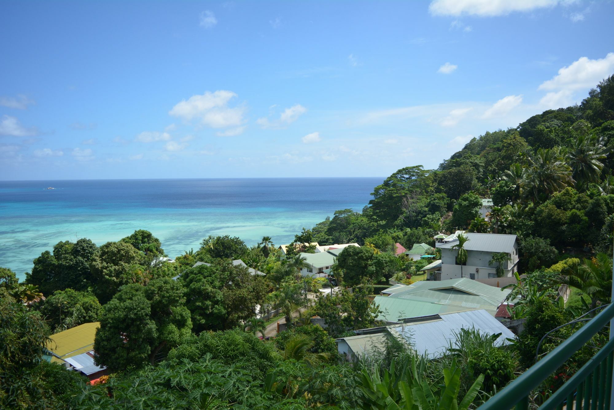 Manfiyo Guest House Anse Boileau Екстериор снимка